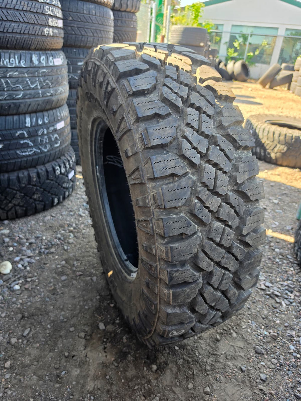 LT285/75R18 Single (1 Used Tire) Goodyear Wrangler DuraTrac