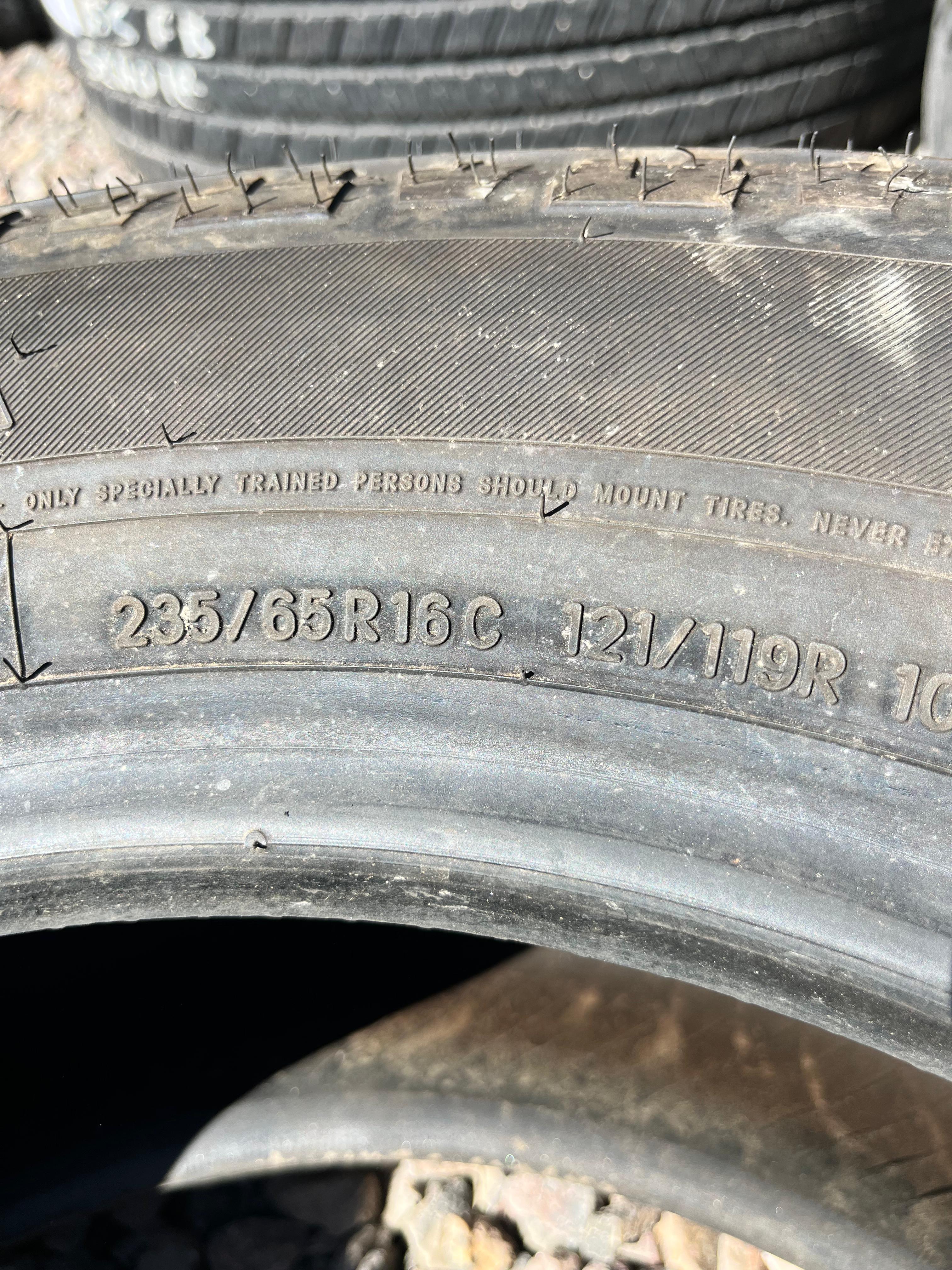 235/65R16C Single (1 Used Tire) Toyo Tires Celsius