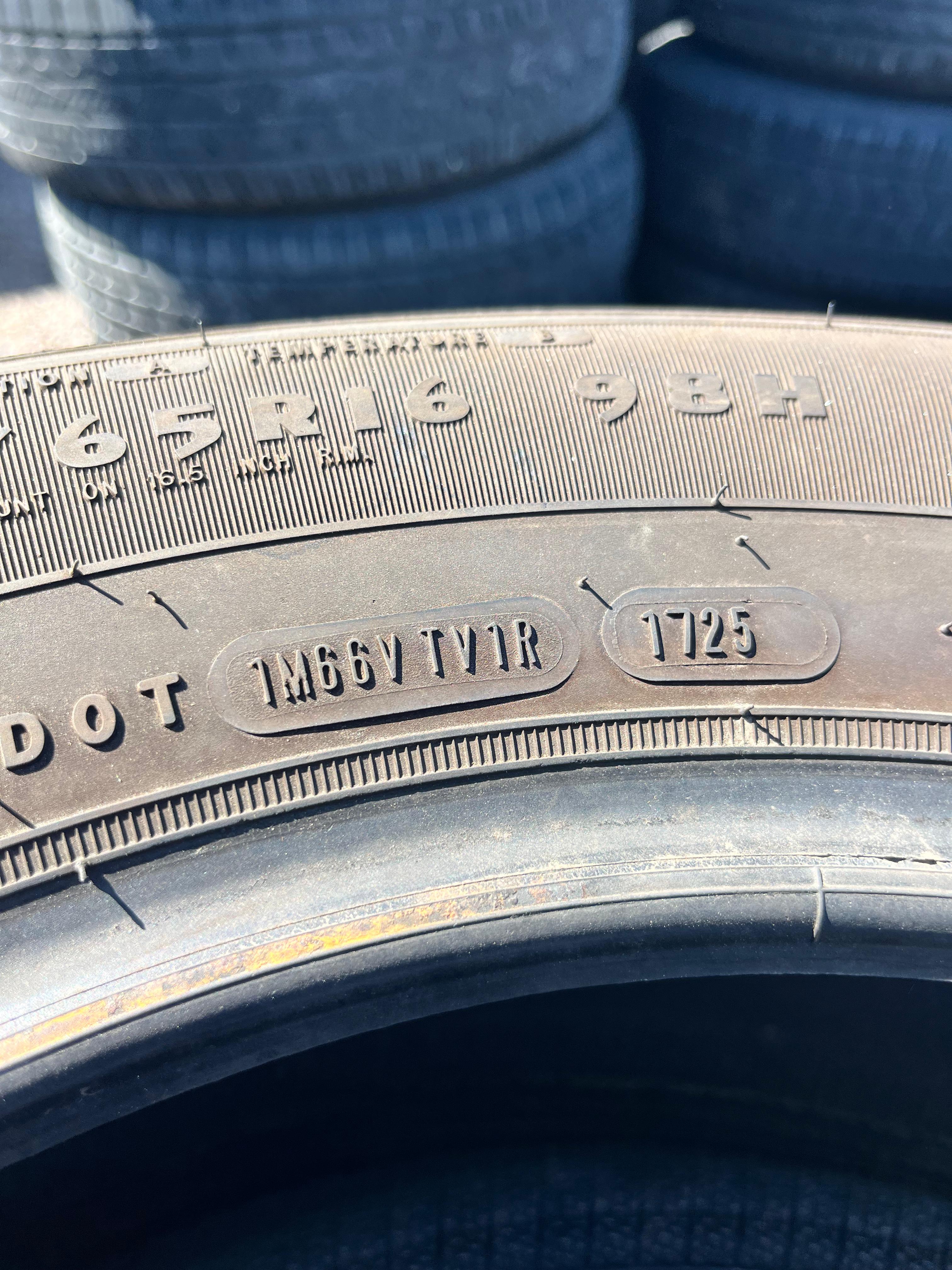 215/65R16 Single (1 Used Tire) Douglas Touring