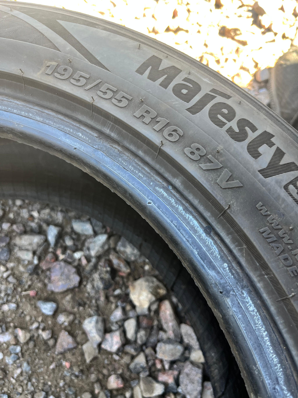 195/55R16 Single (1 Used Tire) Kumho Majesty 9 Solus
