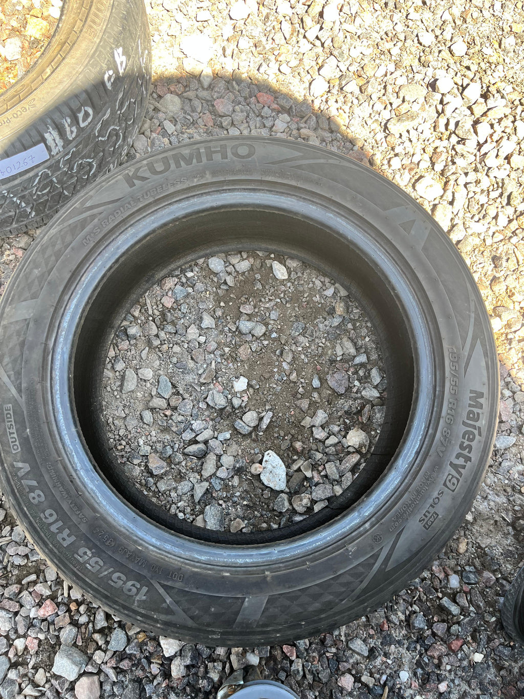 195/55R16 Single (1 Used Tire) Kumho Majesty 9 Solus