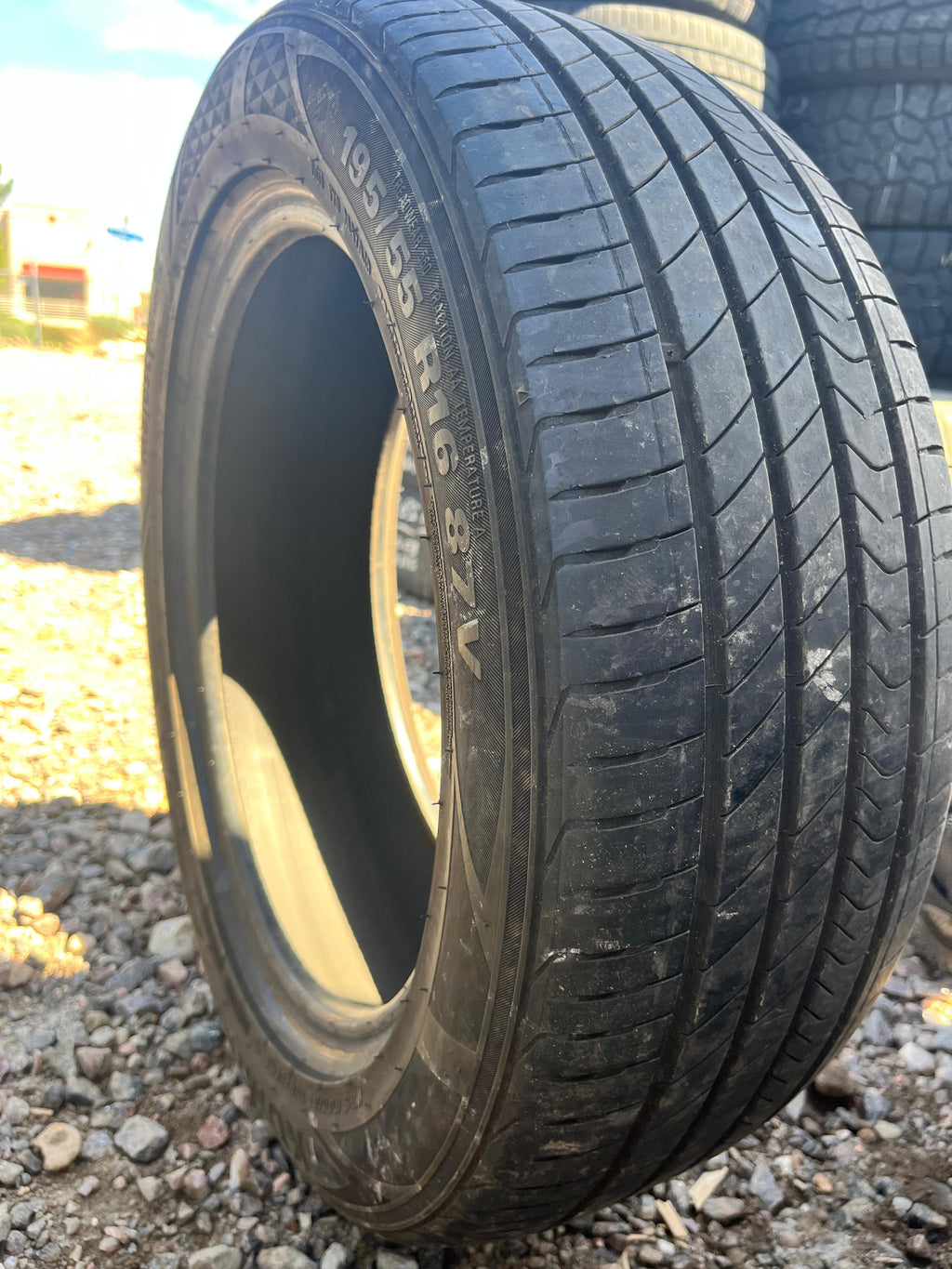 195/55R16 Single (1 Used Tire) Kumho Majesty 9 Solus