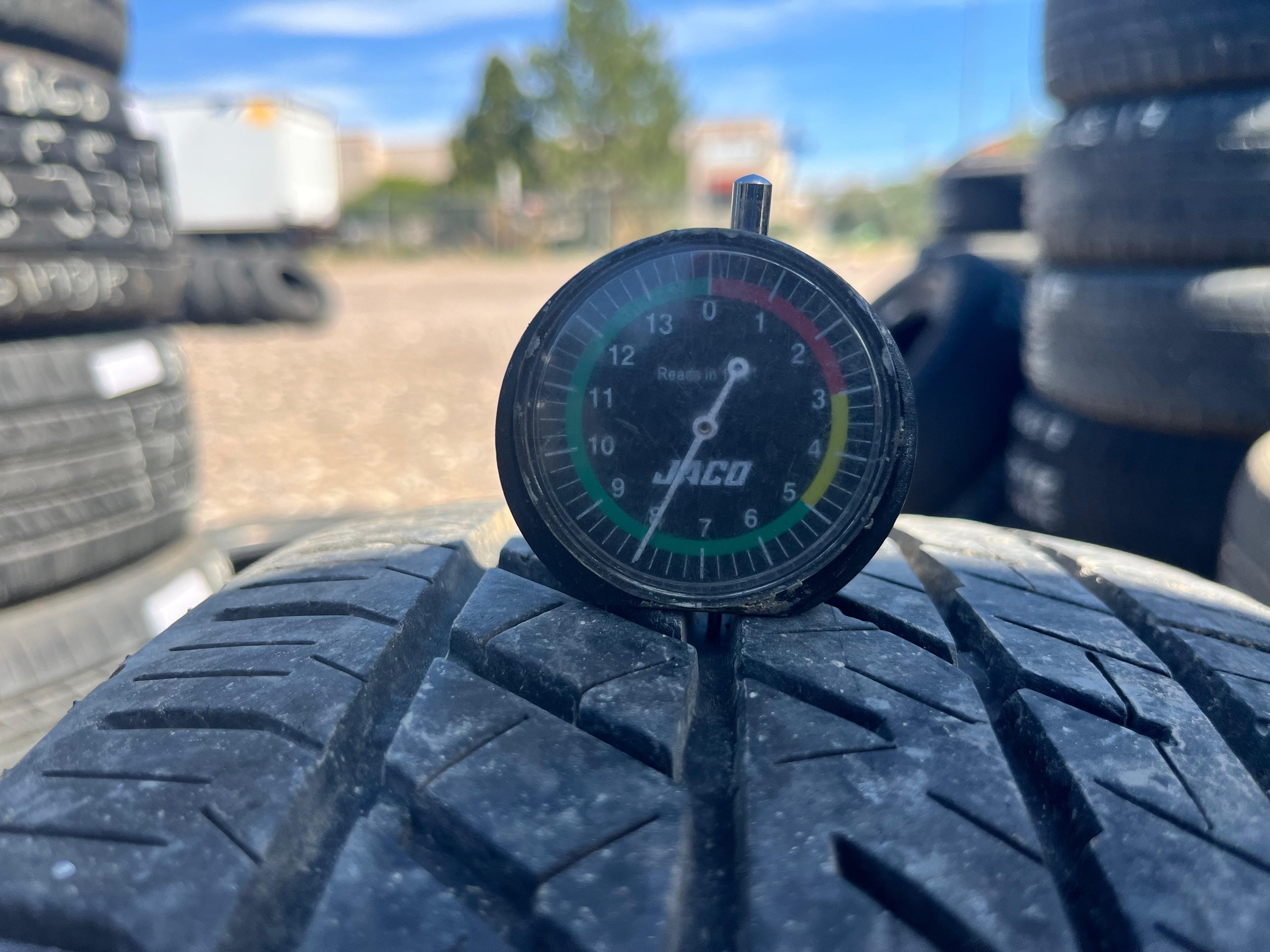 195/55RF16 Single (1 Used Tire) Bridgestone DriveGuard
