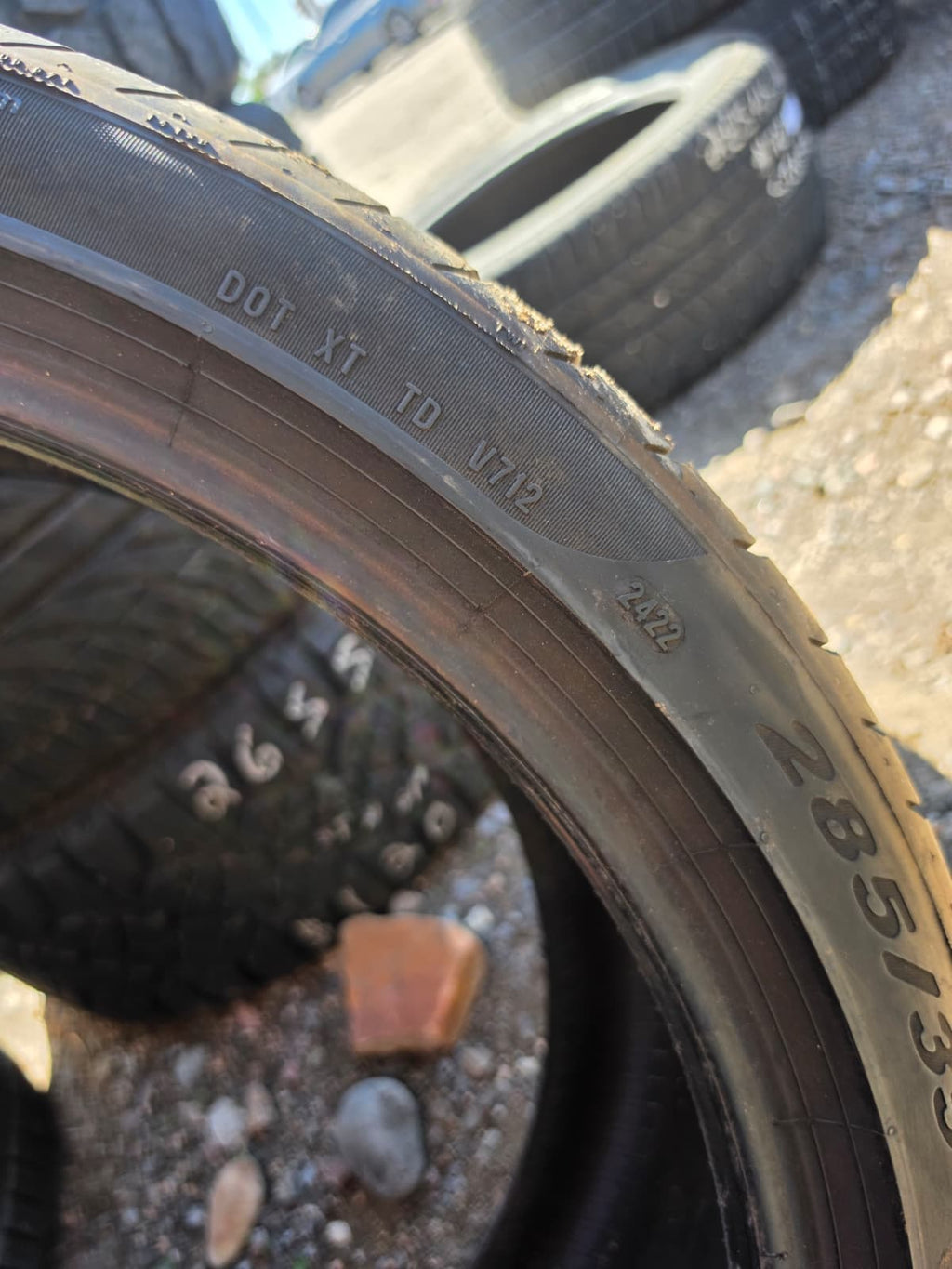 285/35R22 Single (1 Used Tire) Pirelli P Zero