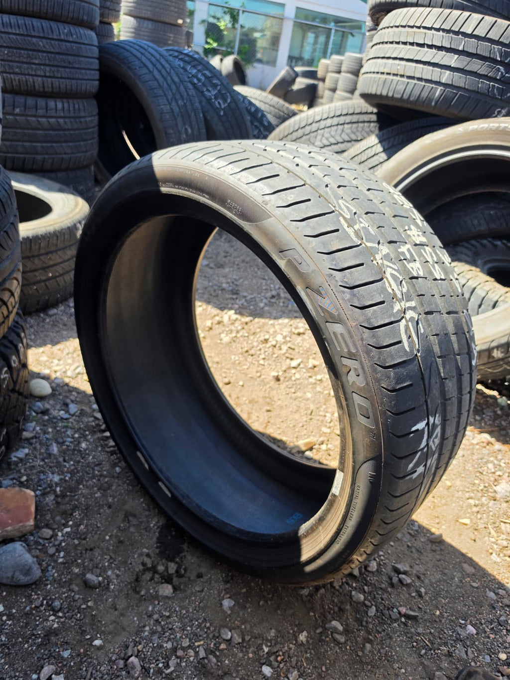 285/35R22 Single (1 Used Tire) Pirelli P Zero