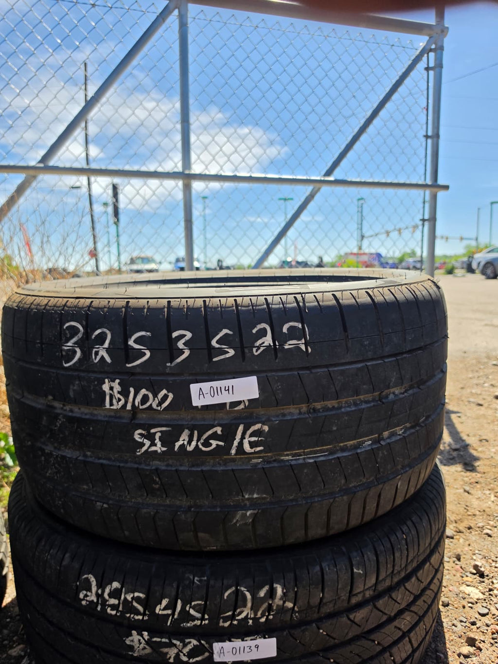325/35R22 Single (1 Used Tire) Pirelli P Zero
