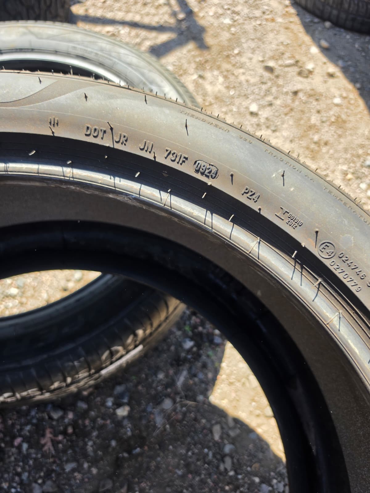 325/35R22 Single (1 Used Tire) Pirelli P Zero