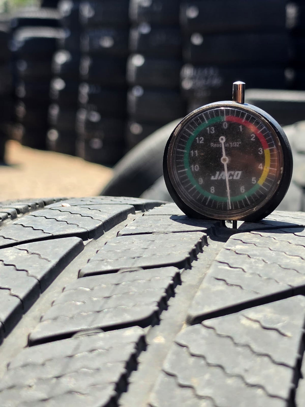 285/45R22 Single (1 Used Tire) Bridgestone Dueler LX
