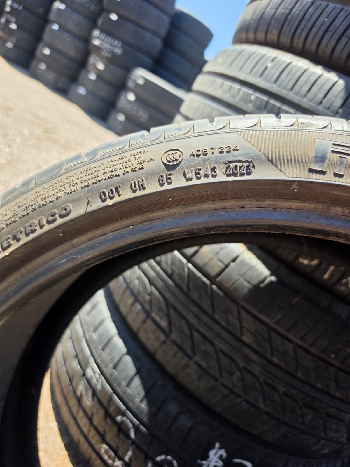 265/35ZR22 Single (1 Used Tire) Pirelli Scorpion Zero