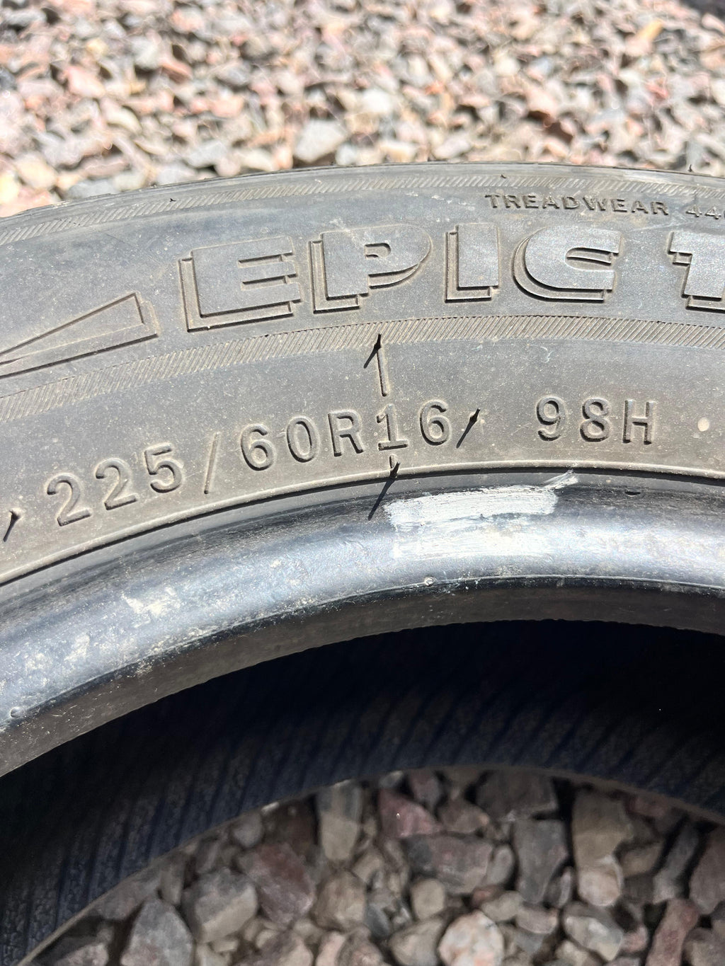 225/60R16 Single (1 Used Tie) Radial LL821 Epic Tour