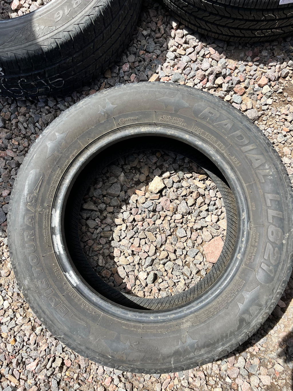 225/60R16 Single (1 Used Tie) Radial LL821 Epic Tour
