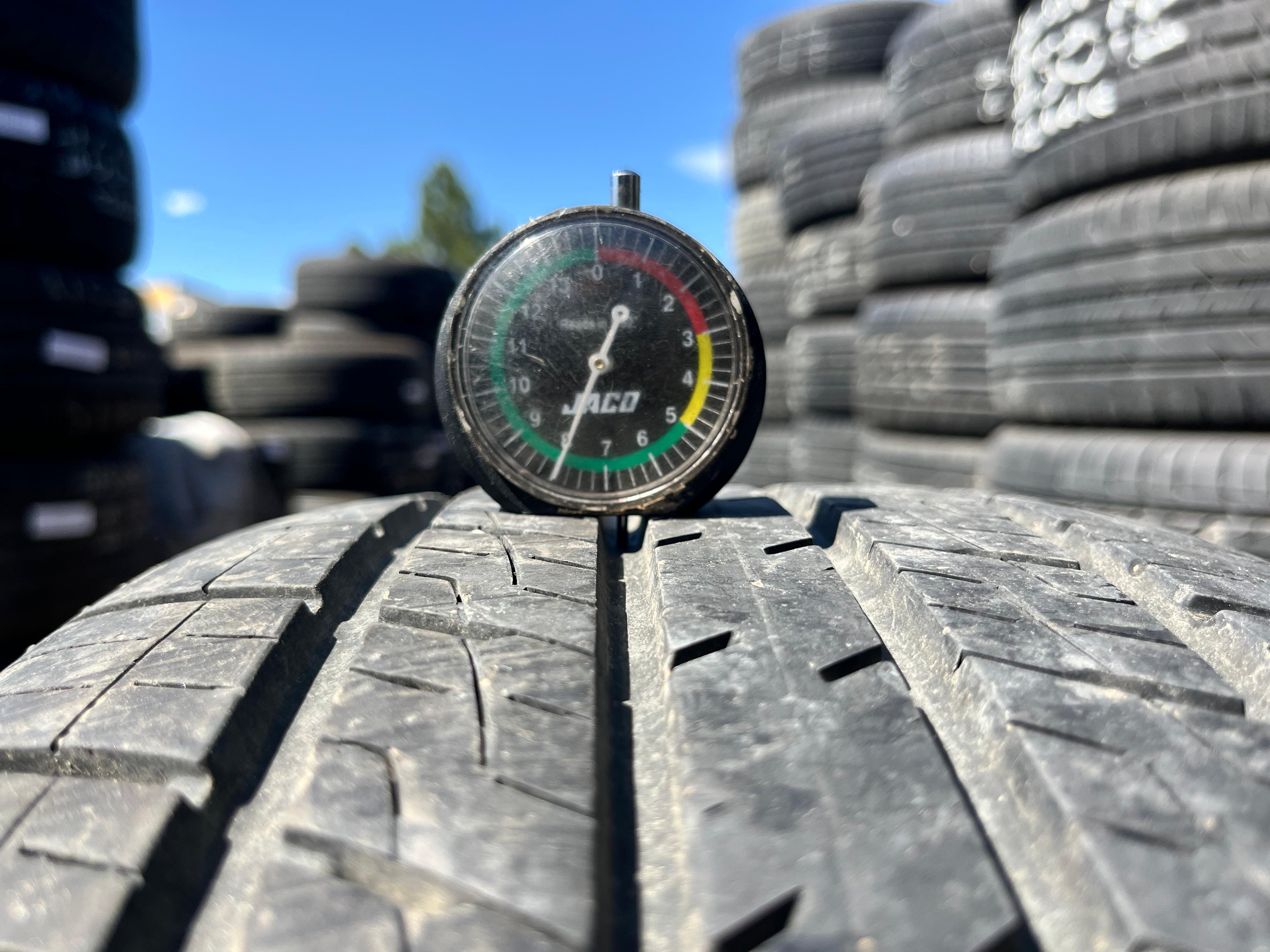235/60R16 Single (1 Used Tire) Sentury Crossover