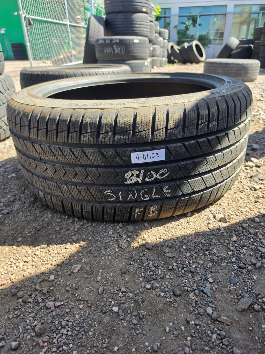 285/40R22 Single (1 Used Tire) Vredestein Vredestein