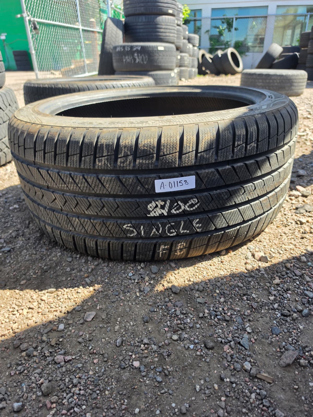 285/40R22 Single (1 Used Tire) Vredestein Vredestein