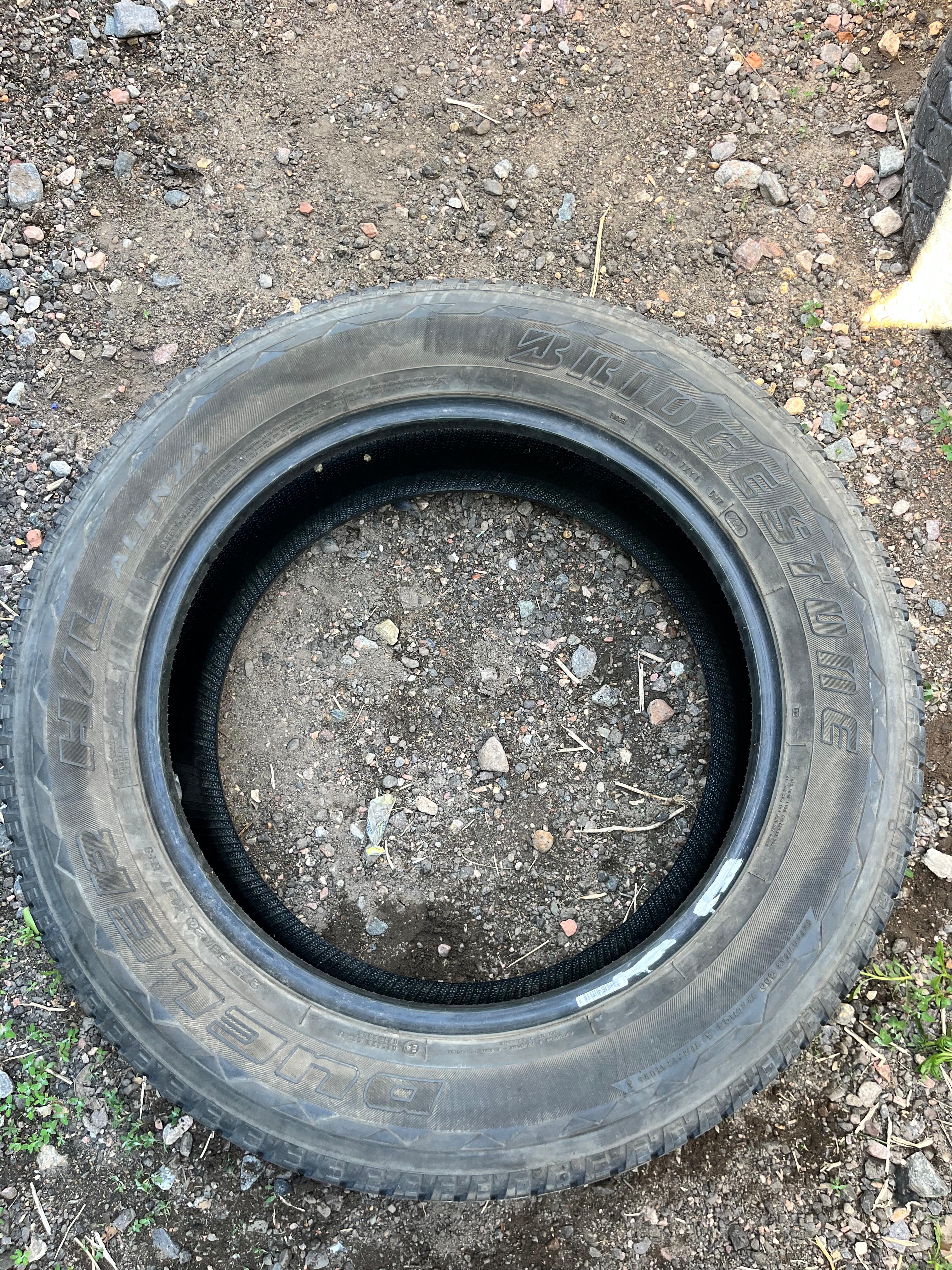 275/55R20 (3 Used Tires) Bridgestone Dueler Alenza