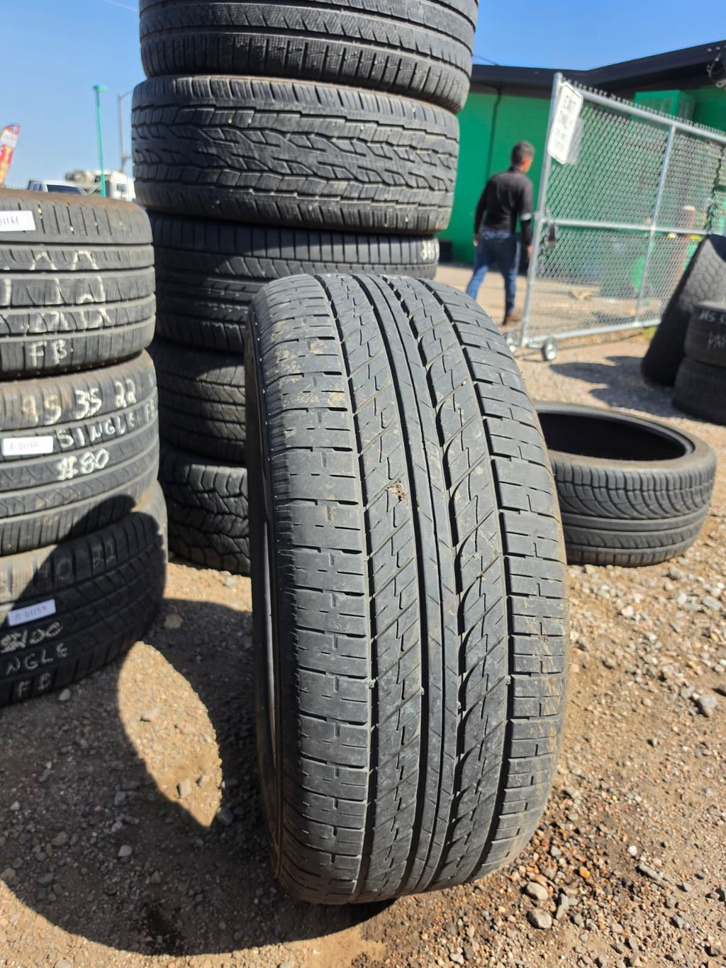 285/45R22 Single (1 Used Tire) Laufenn