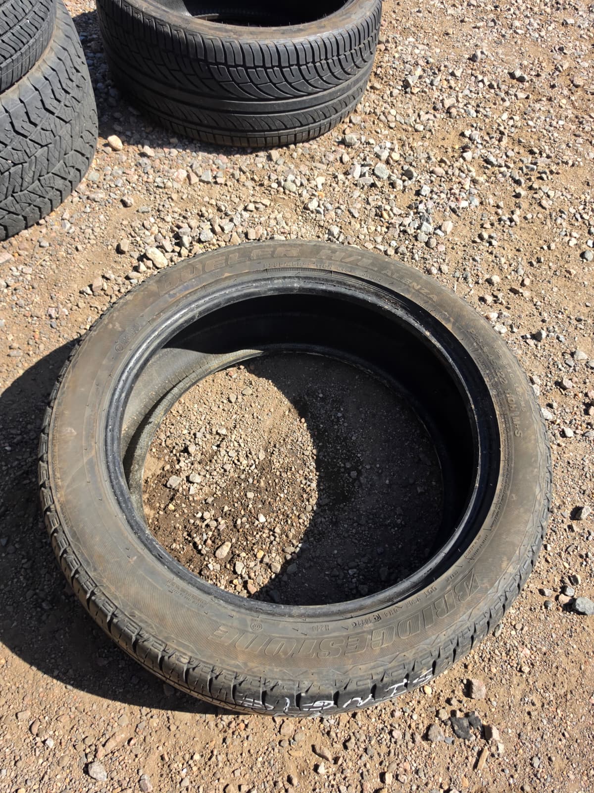 285/45R22 Single (1 Used Tire) Bridgestone Dueler H/L Alenza