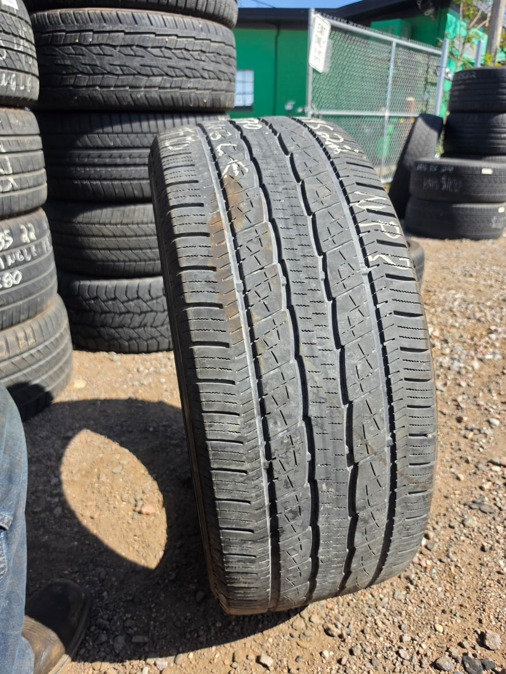 285/45R22 Single (1 Used Tire) General Grabber HTS