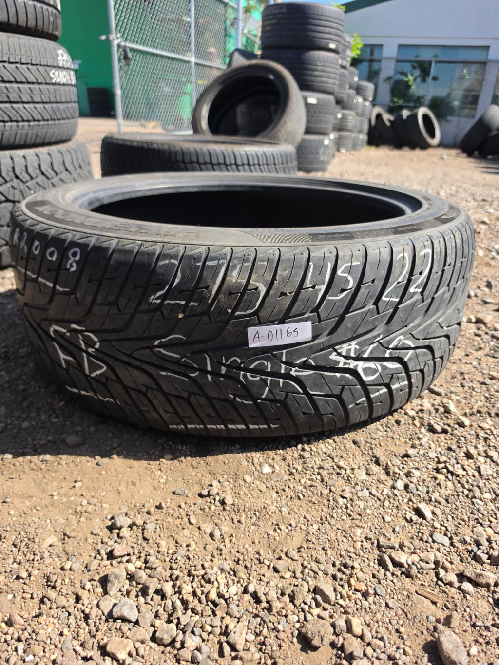285/40R22 Single (1 Used Tire) Vredestein Quatrac Pro