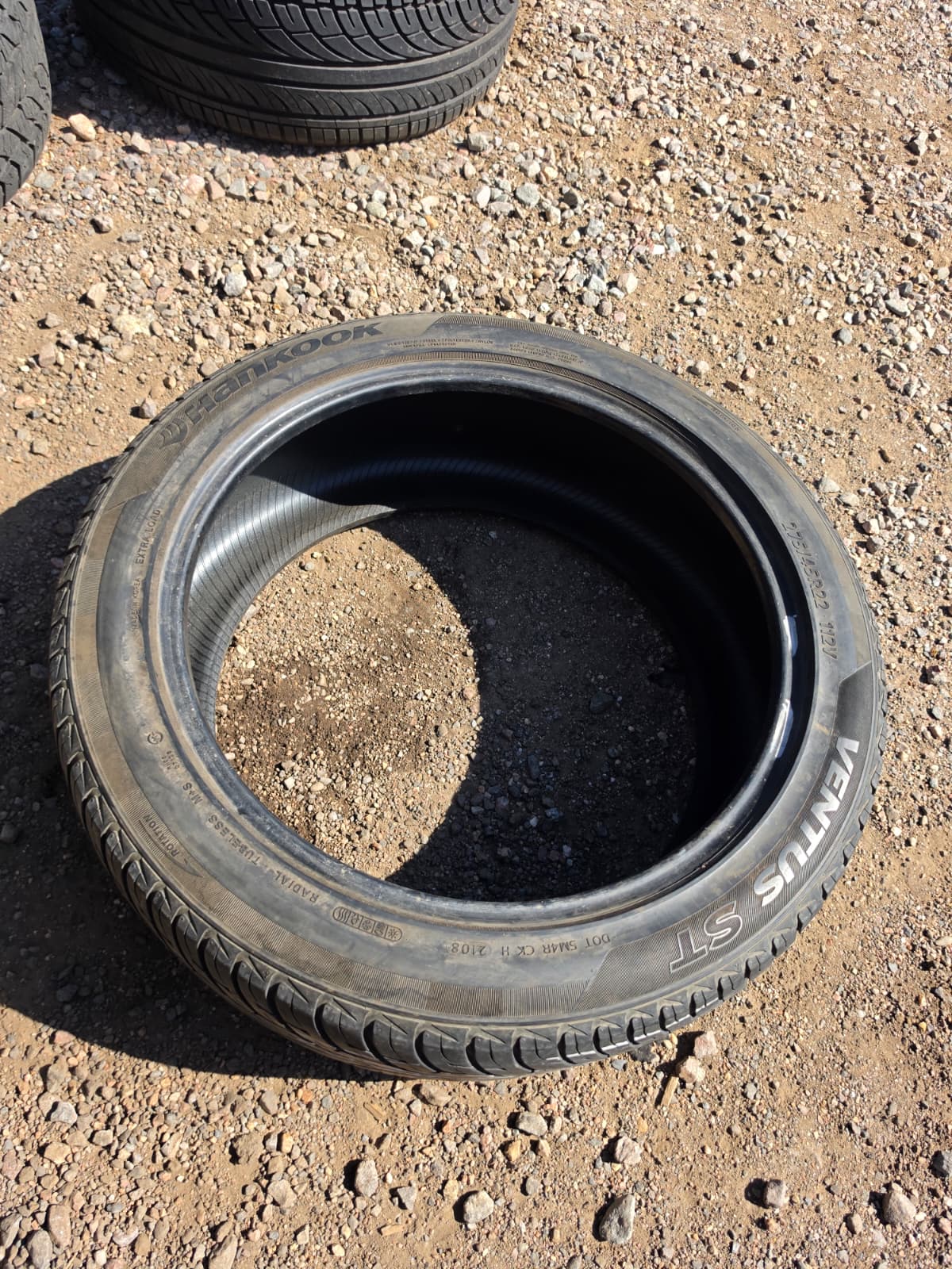 285/40R22 Single (1 Used Tire) Vredestein Quatrac Pro