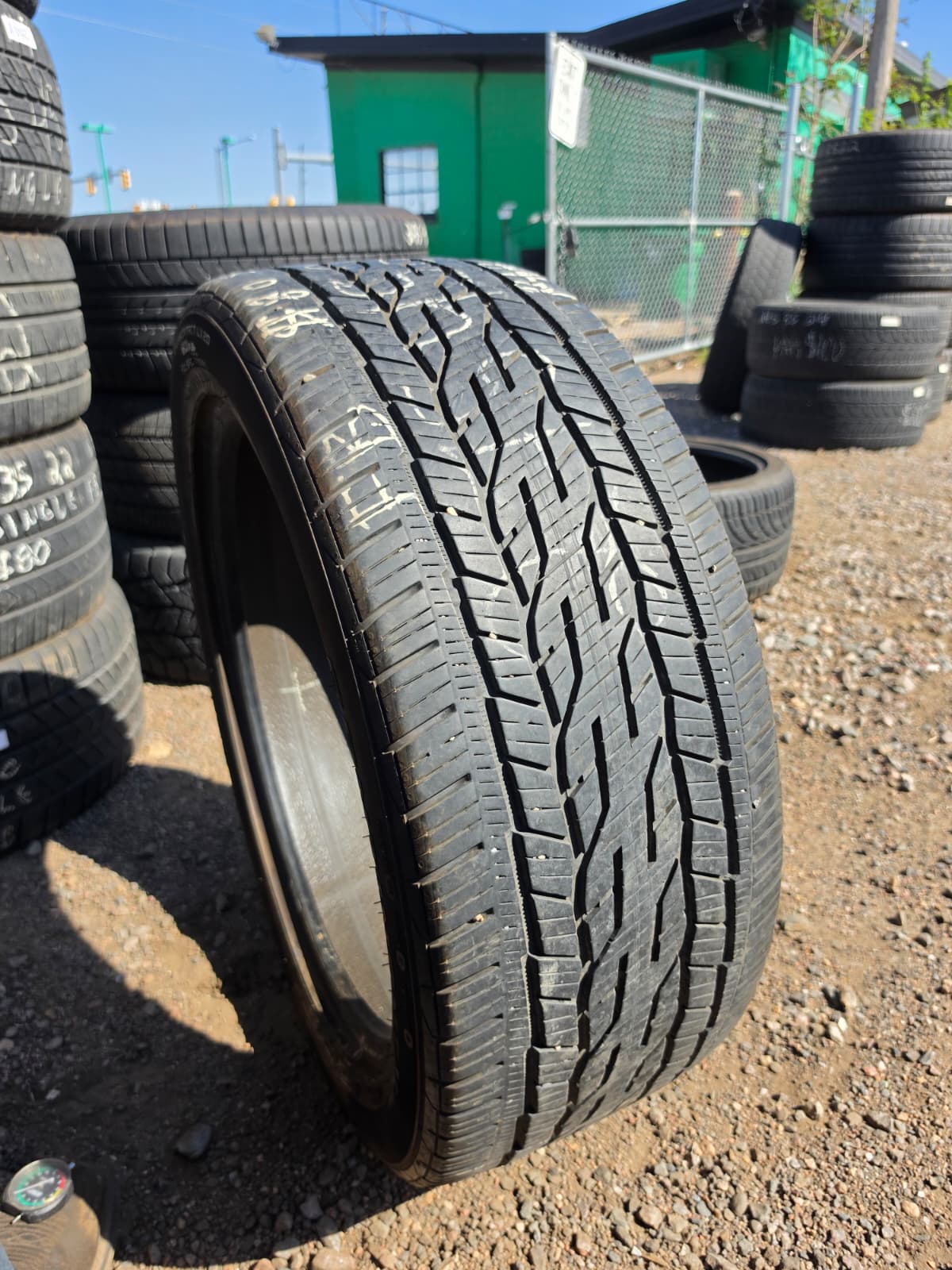 275/45R22 Single (1 Used Tire) Continental CrossContact LX20