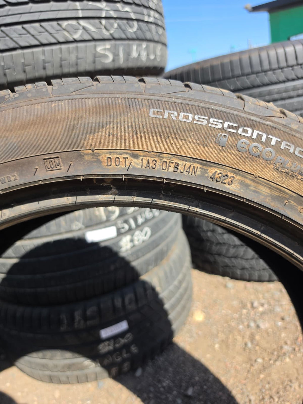 275/45R22 Single (1 Used Tire) Continental CrossContact LX20