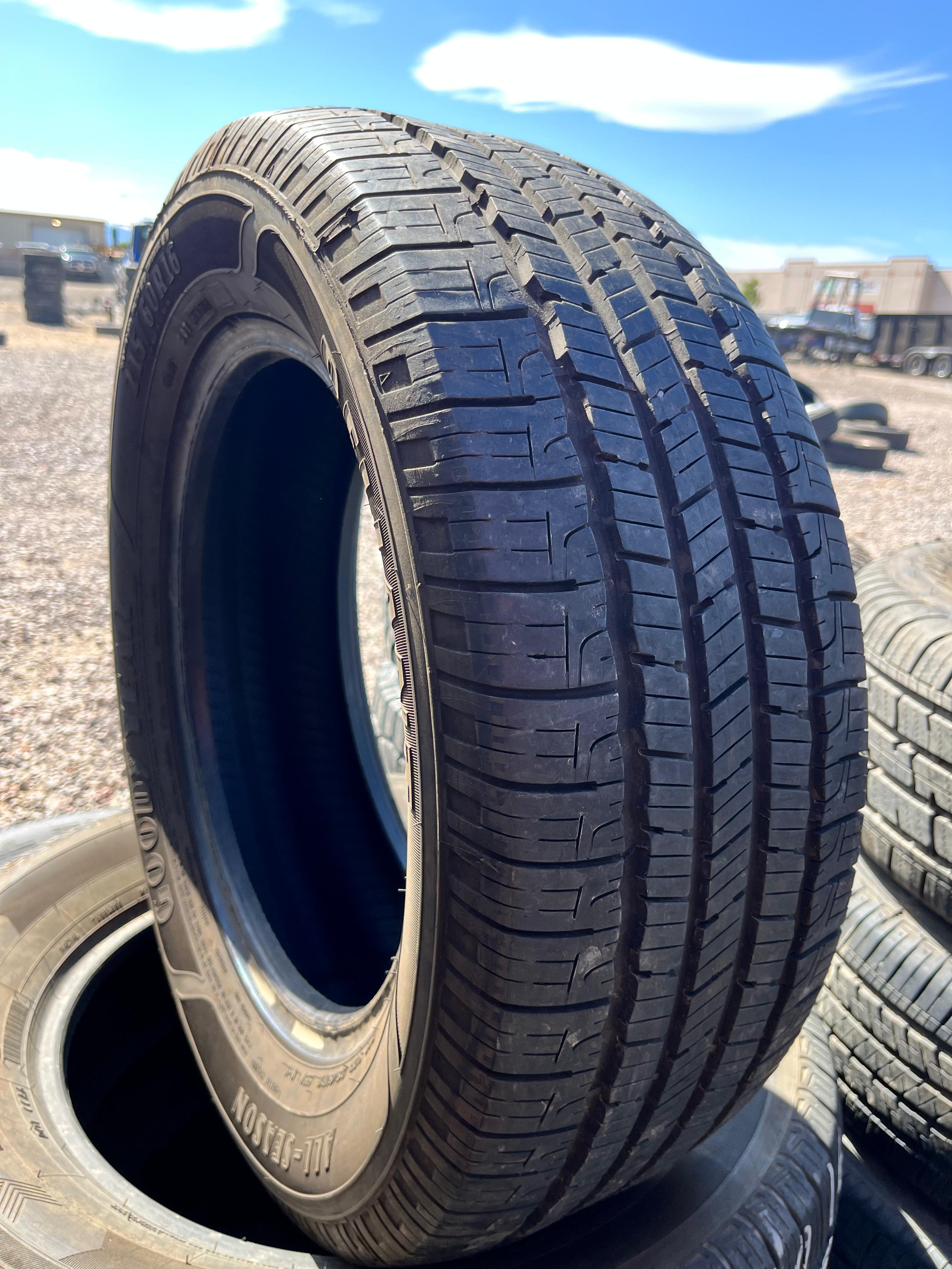 215/60R16 Single (1 Used Tire) Goodyear Reliant