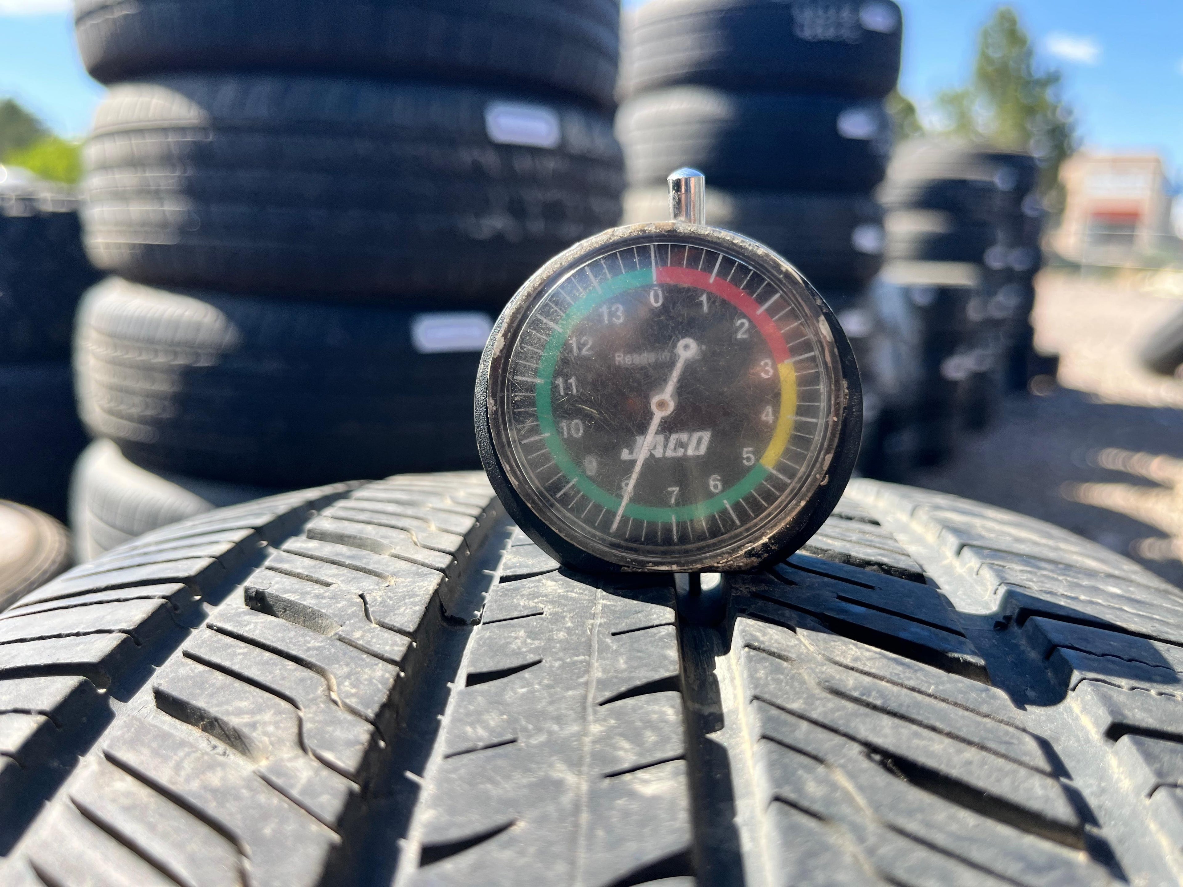 225/60R16 Single (1 Used Tire) Yokohama Avid Ascend LX