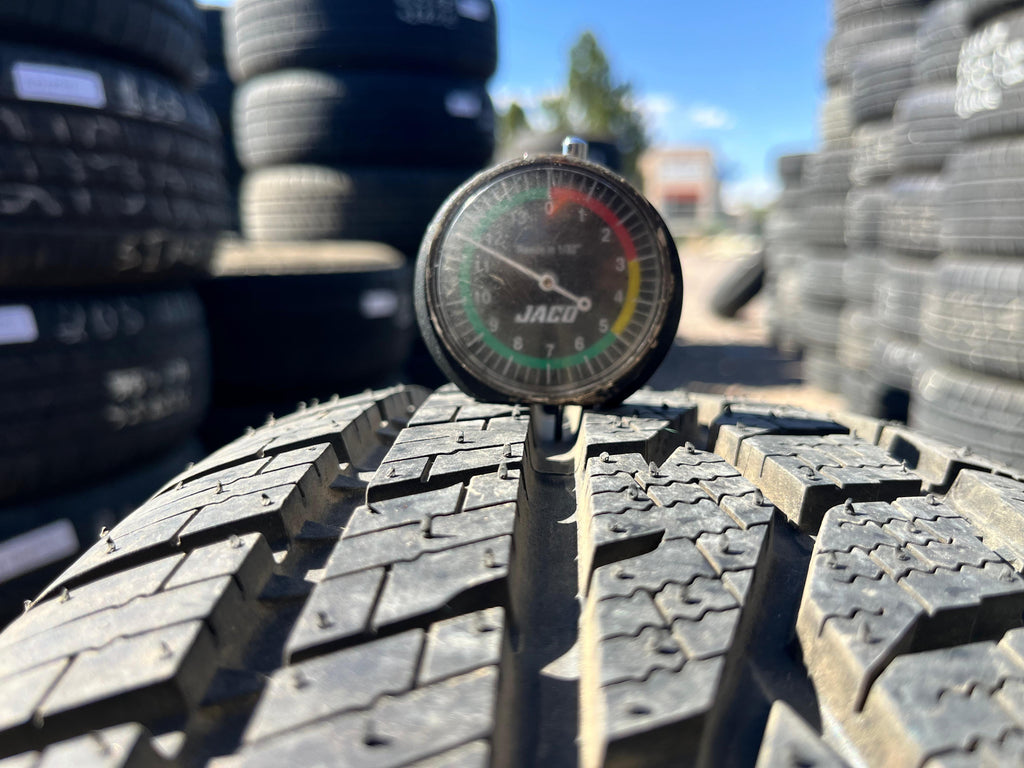 205/60R16 Single (1 Used Tire) Toyo Celsius