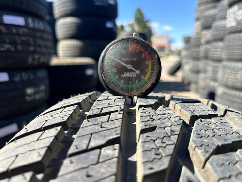 205/60R16 Single (1 Used Tire) Toyo Celsius