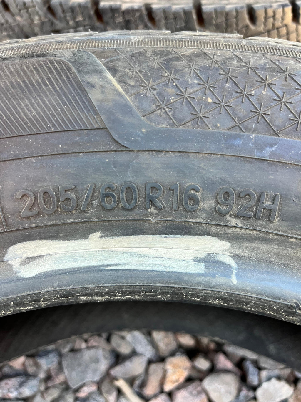 205/60R16 Single (1 Used Tire) Toyo Celsius