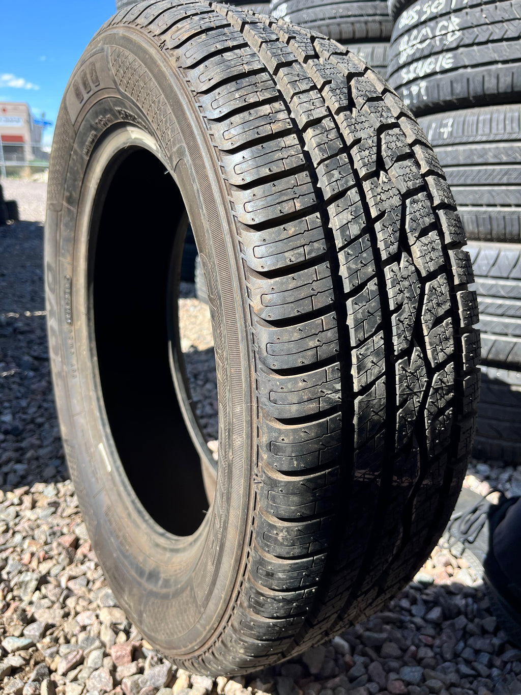 205/60R16 Single (1 Used Tire) Toyo Celsius