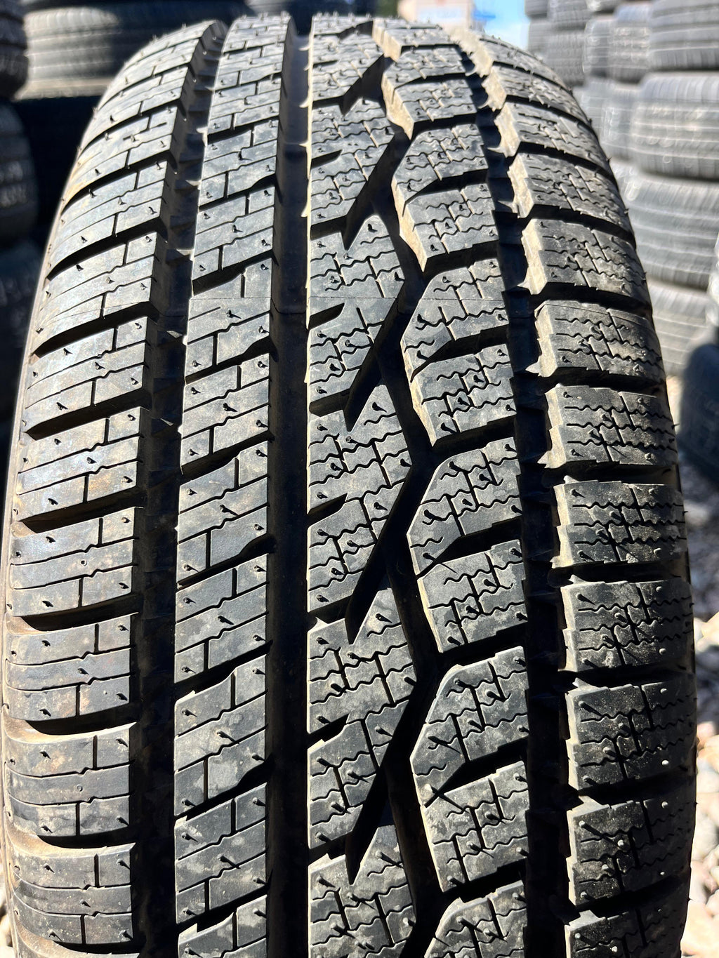 205/60R16 Single (1 Used Tire) Toyo Celsius