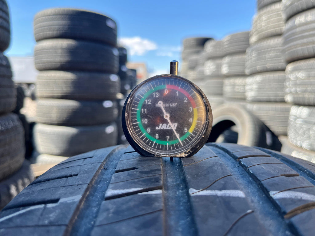 235/65R16 Single (1 Used Tire) Mastercraft Stratus