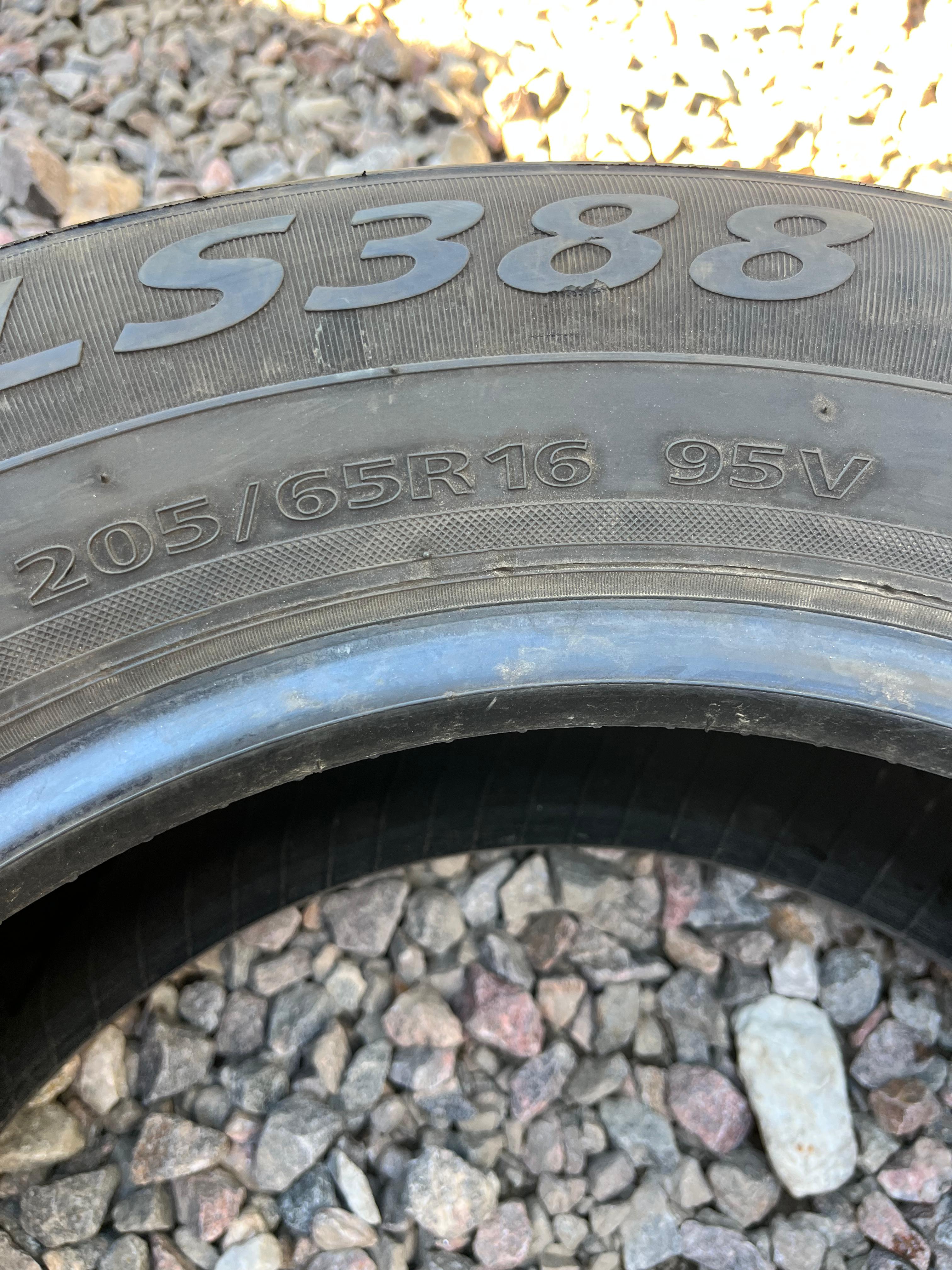 205/65R16  Single (1 Used Tire) AndSail (LS388)