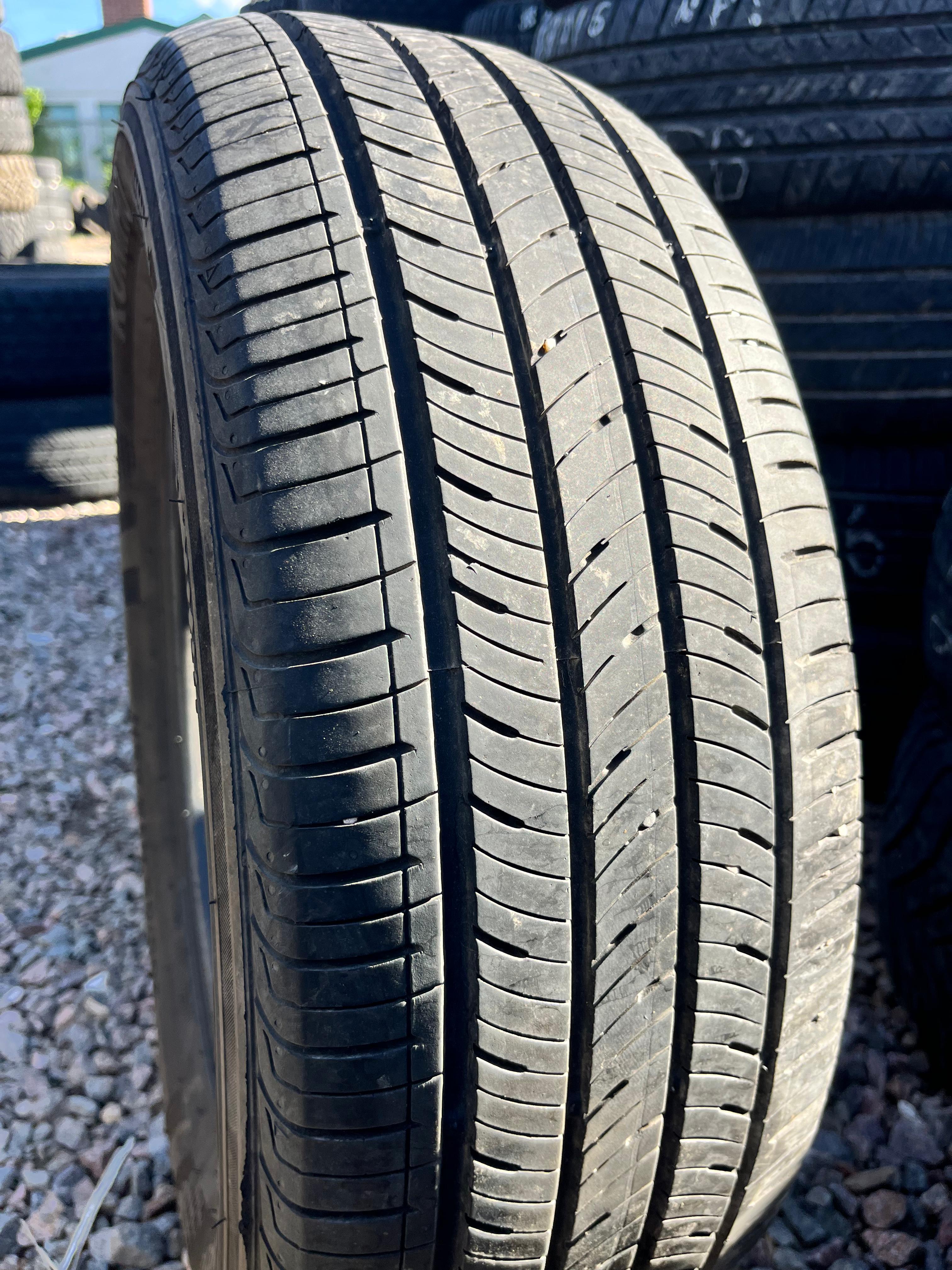 205/65R16 Single (1 Used Tire) Kumho Solus (TA31)