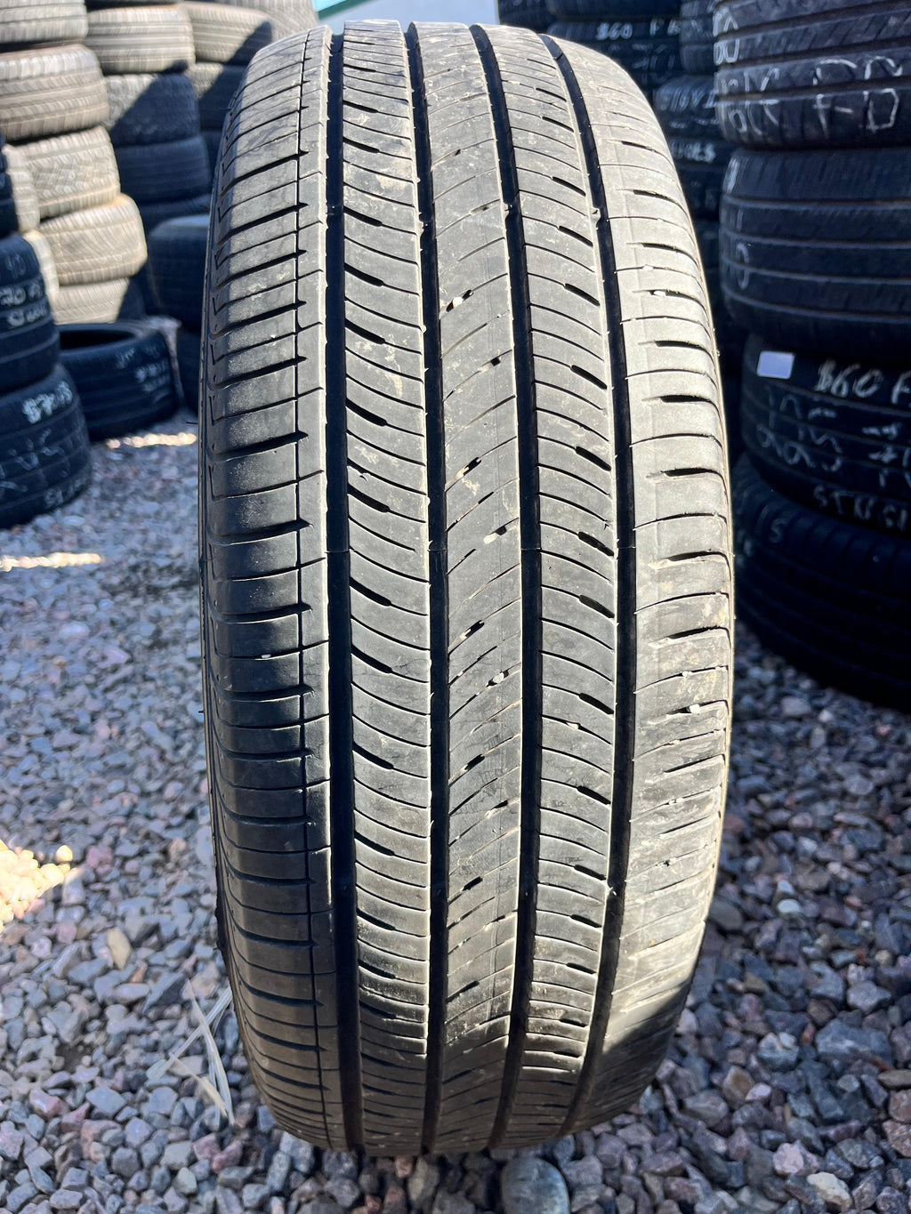 205/65R16 Single (1 Used Tire) Kumho Solus (TA31)