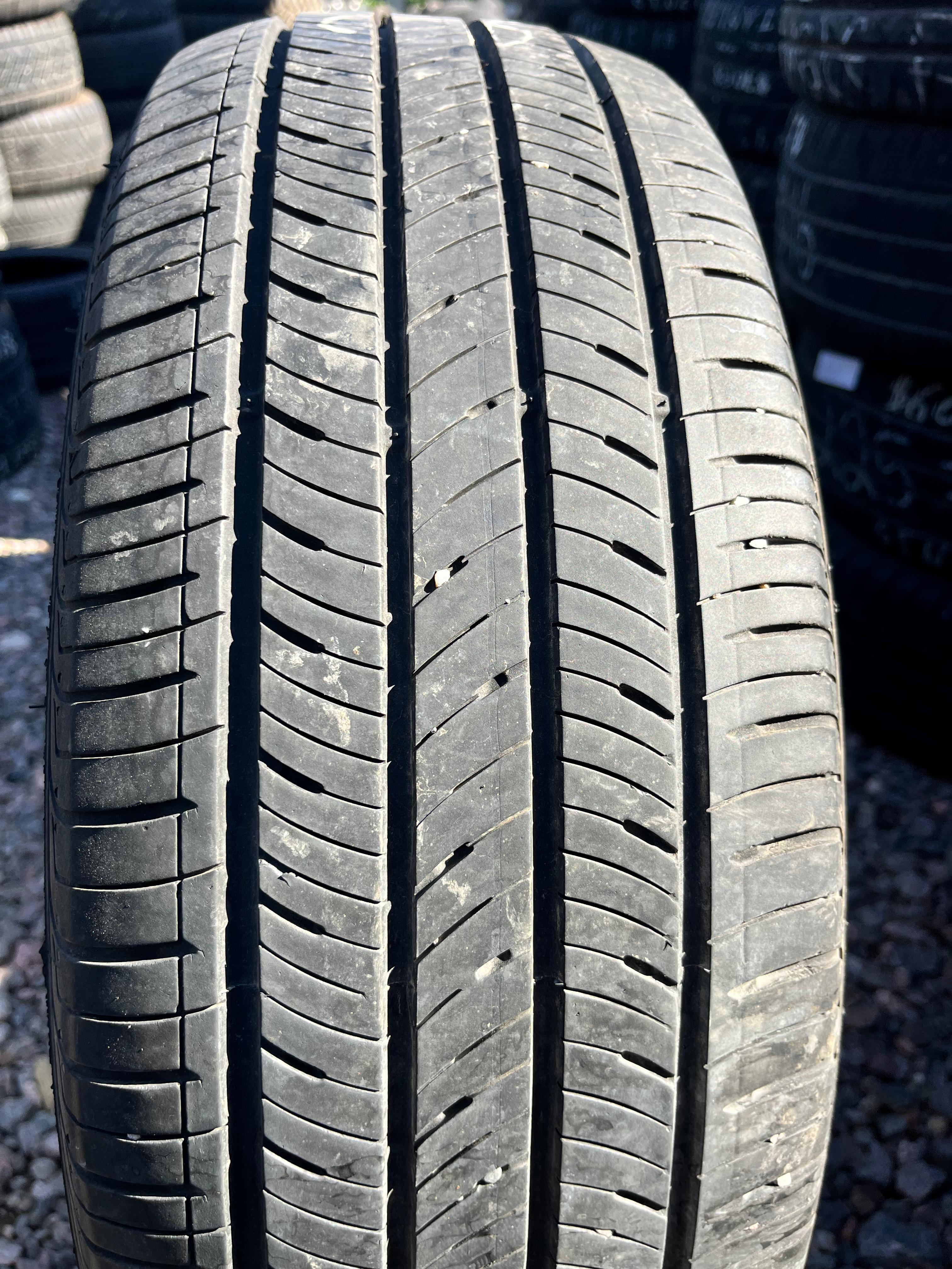 205/65R16 Single (1 Used Tire) Kumho Solus (TA31)