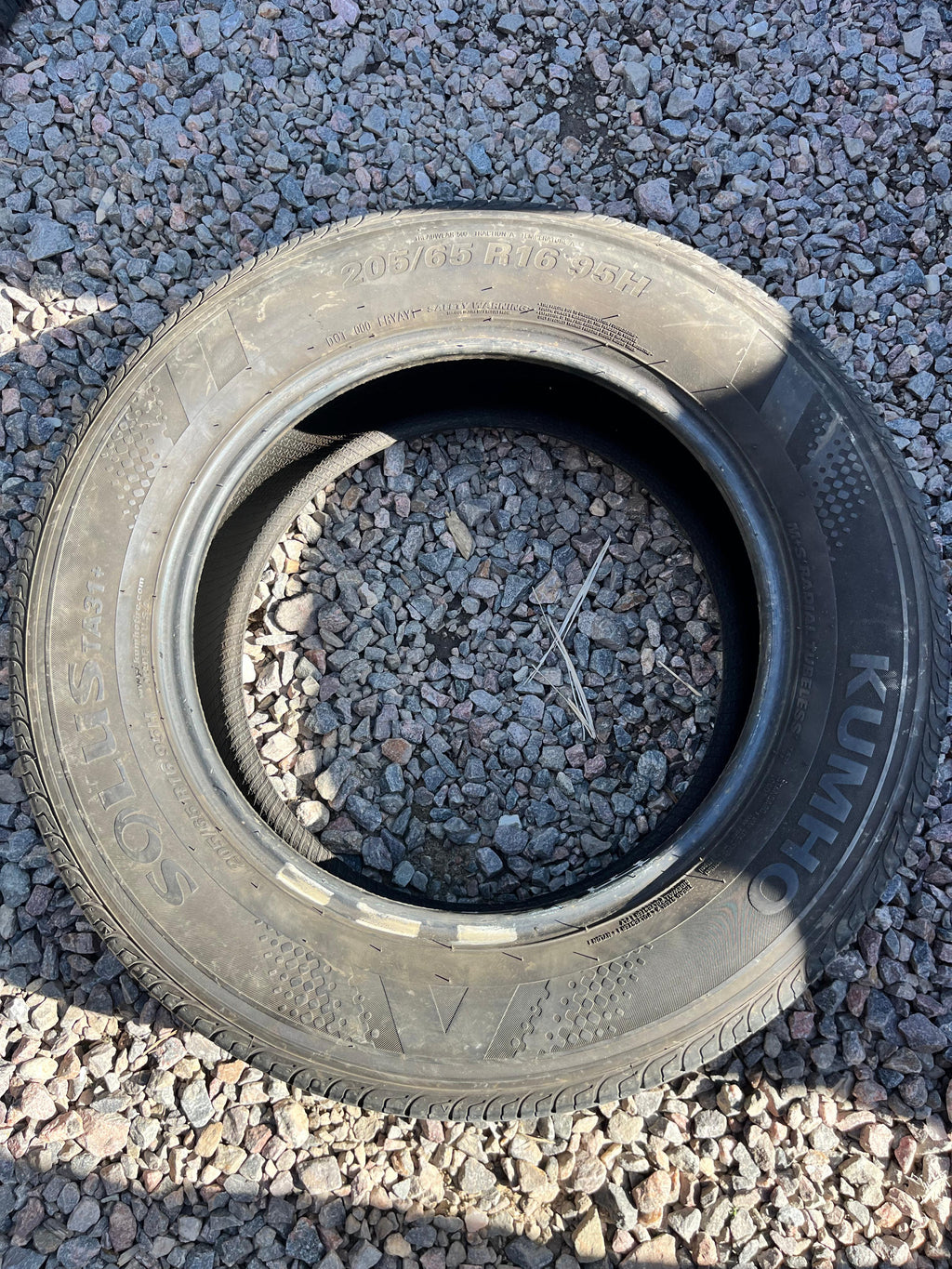 205/65R16 Single (1 Used Tire) Kumho Solus (TA31)