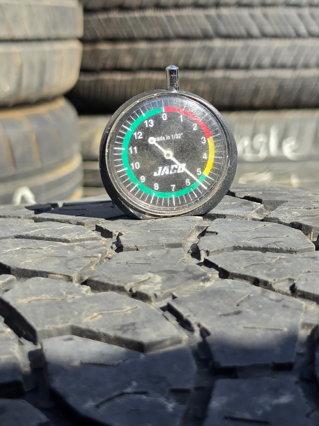 LT275/65R18 Single (1 Used Tire) Goodyear Wrangler DuraTrac