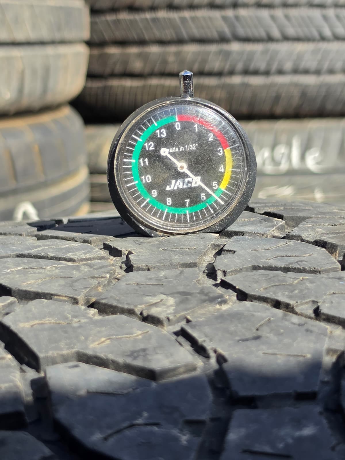 LT275/65R18 Single (1 Used Tire) Goodyear Wrangler DuraTrac