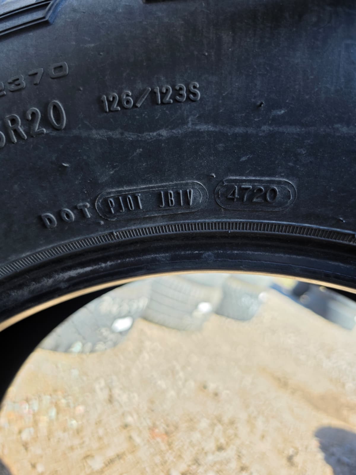 LT275/65R18 Single (1 Used Tire) Goodyear Wrangler DuraTrac