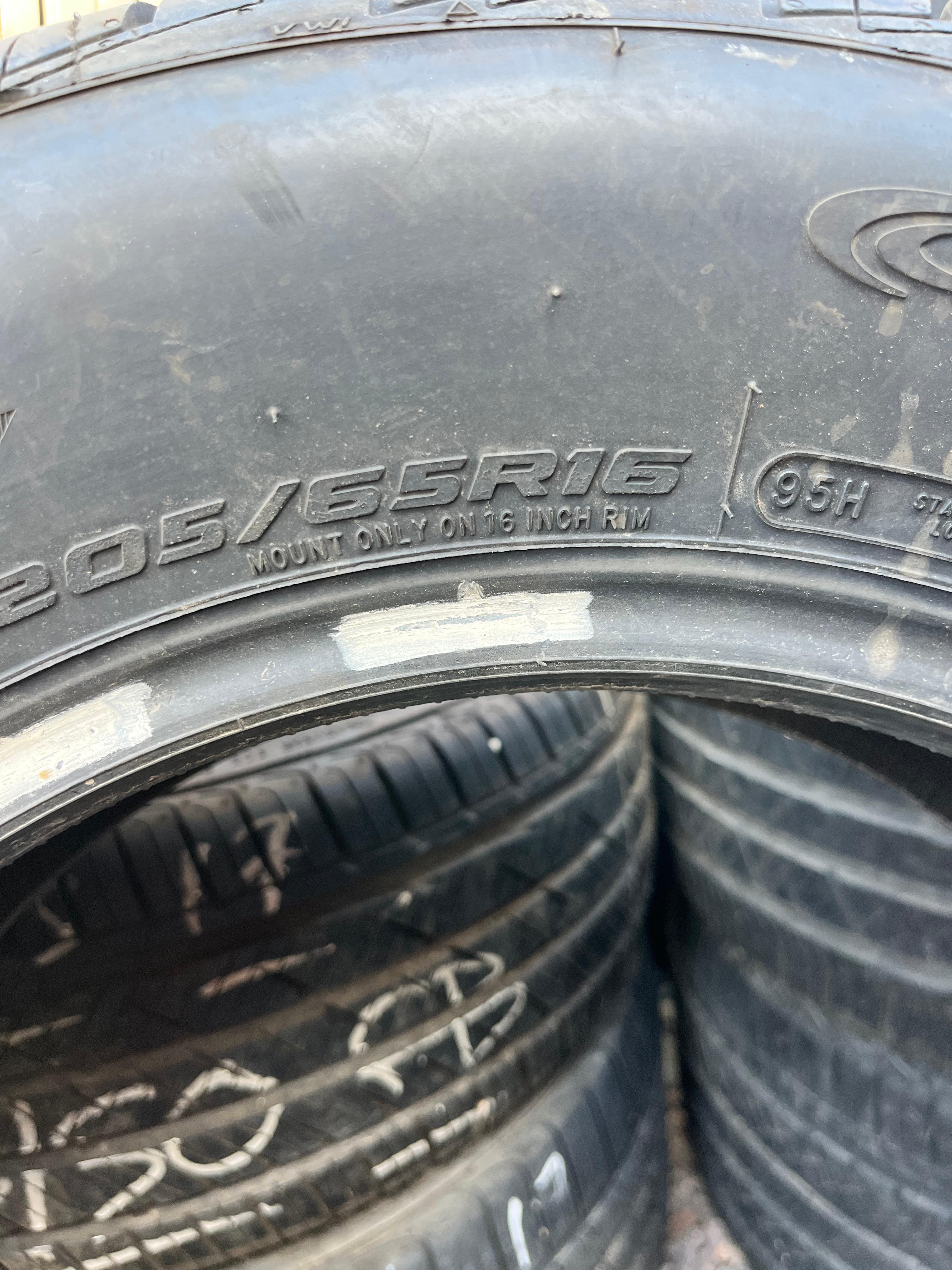 205/65R16 Single (1 Used Tire) Cooper CS5 Ultra Touring