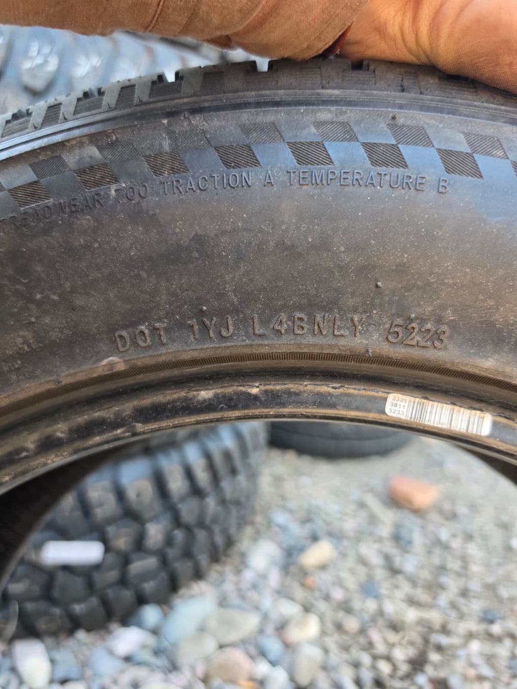 245/60ZR18 Single (1 Used Tire) Paragon Tour CUV