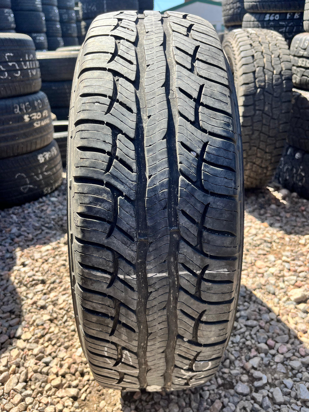 215/70R16 Single (1 Used Tire) BFGoodrich Advantage