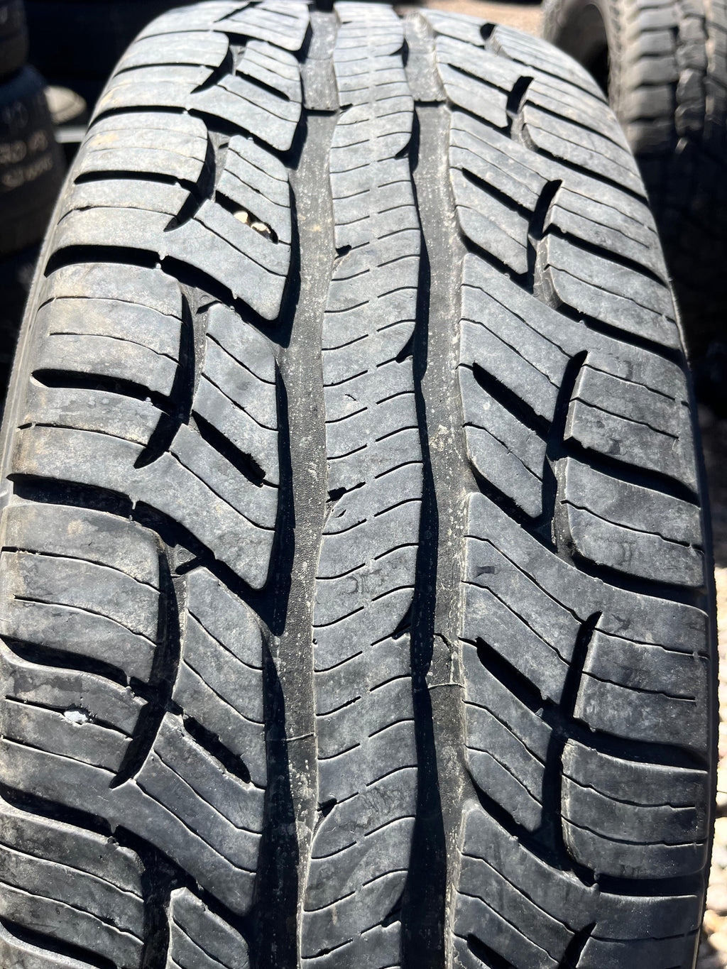 215/70R16 Single (1 Used Tire) BFGoodrich Advantage
