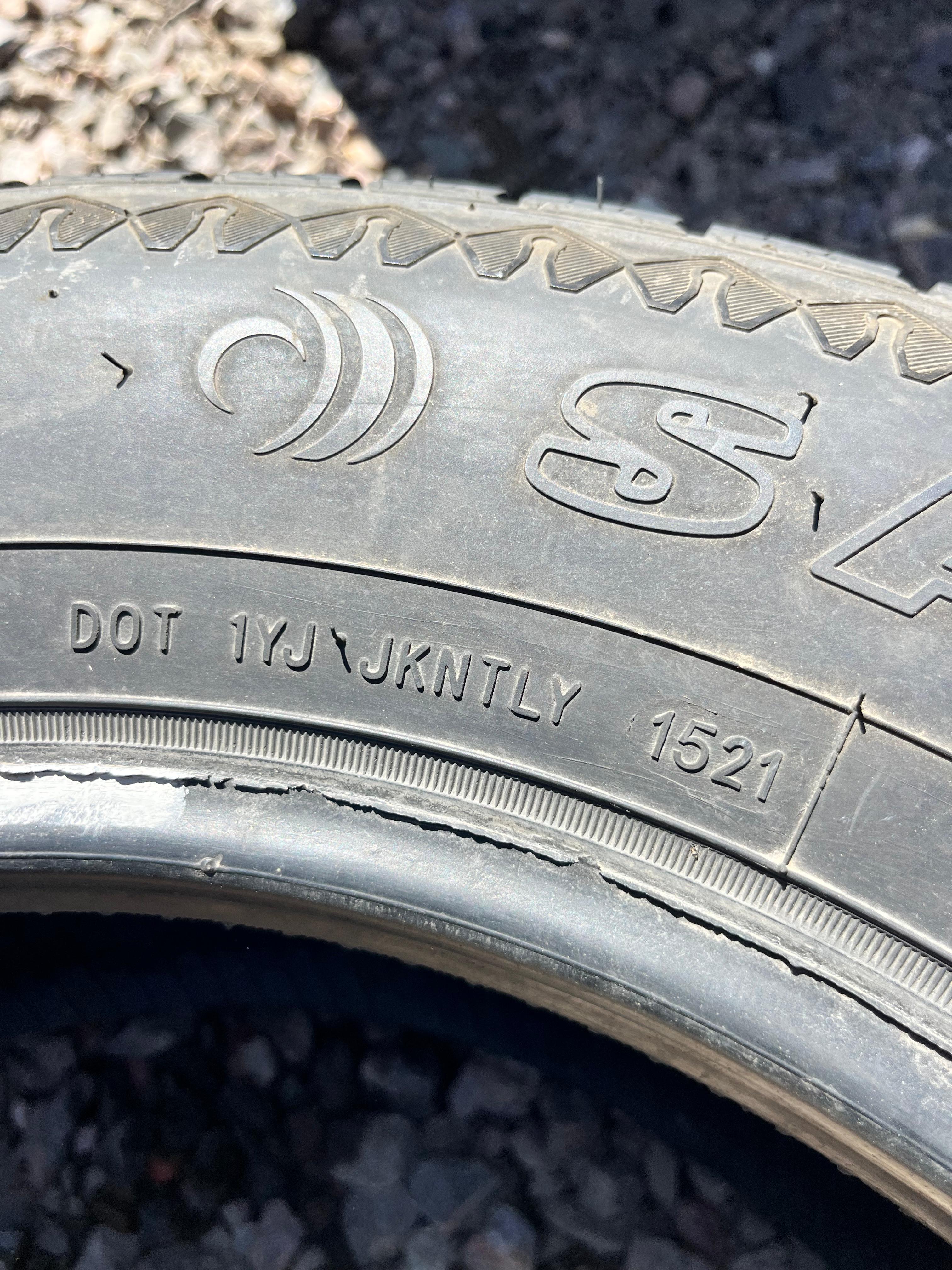 215/70R16 Single (1 Used Tire) Sailun Terramax HLT