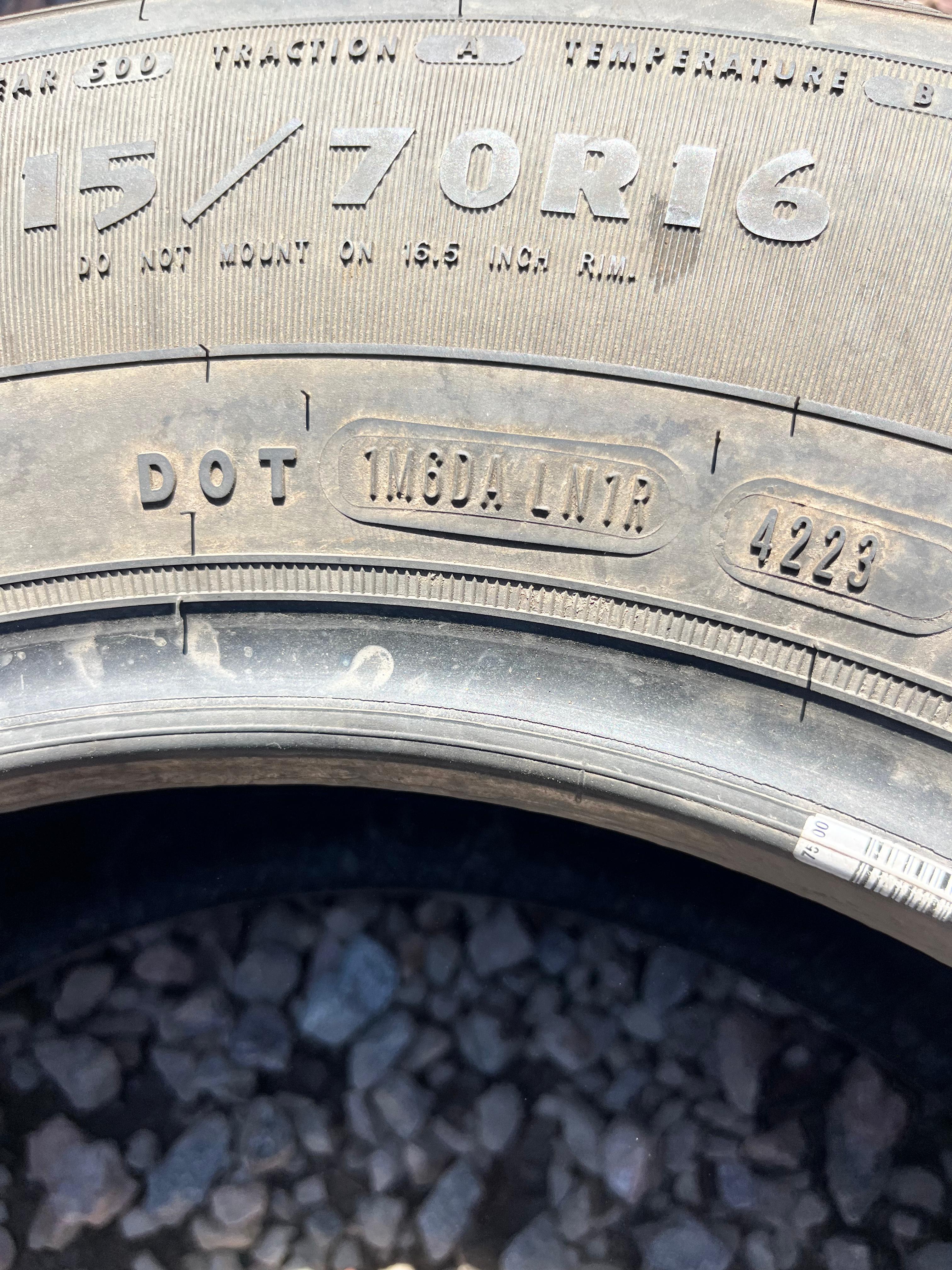 215/70R16 Single (1 Used Tire) Douglas Touring