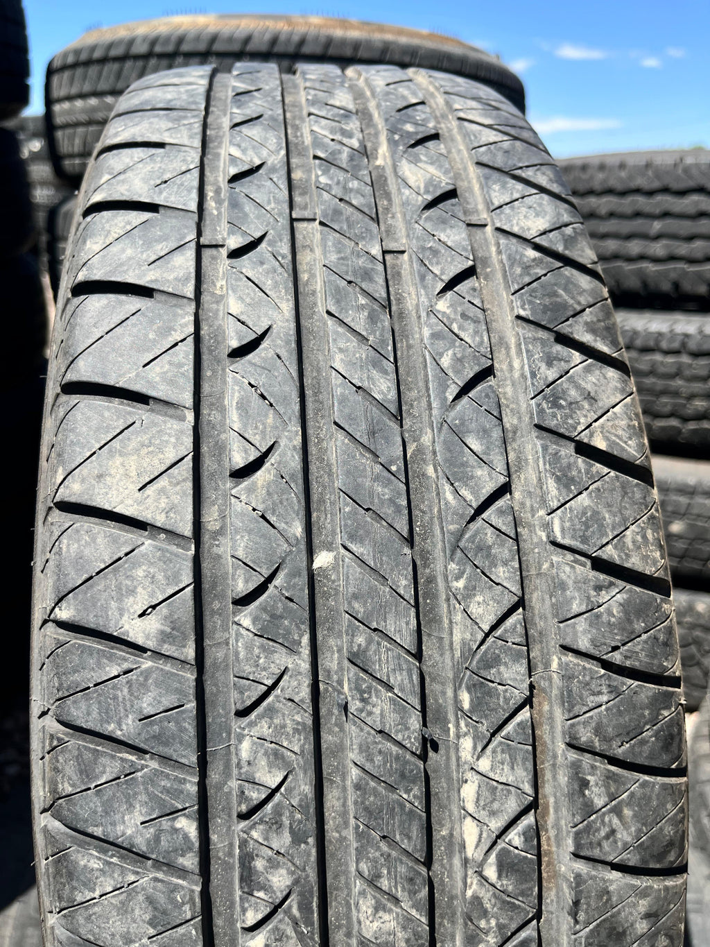 215/70R16 Single (1 Used Tire) Douglas Touring