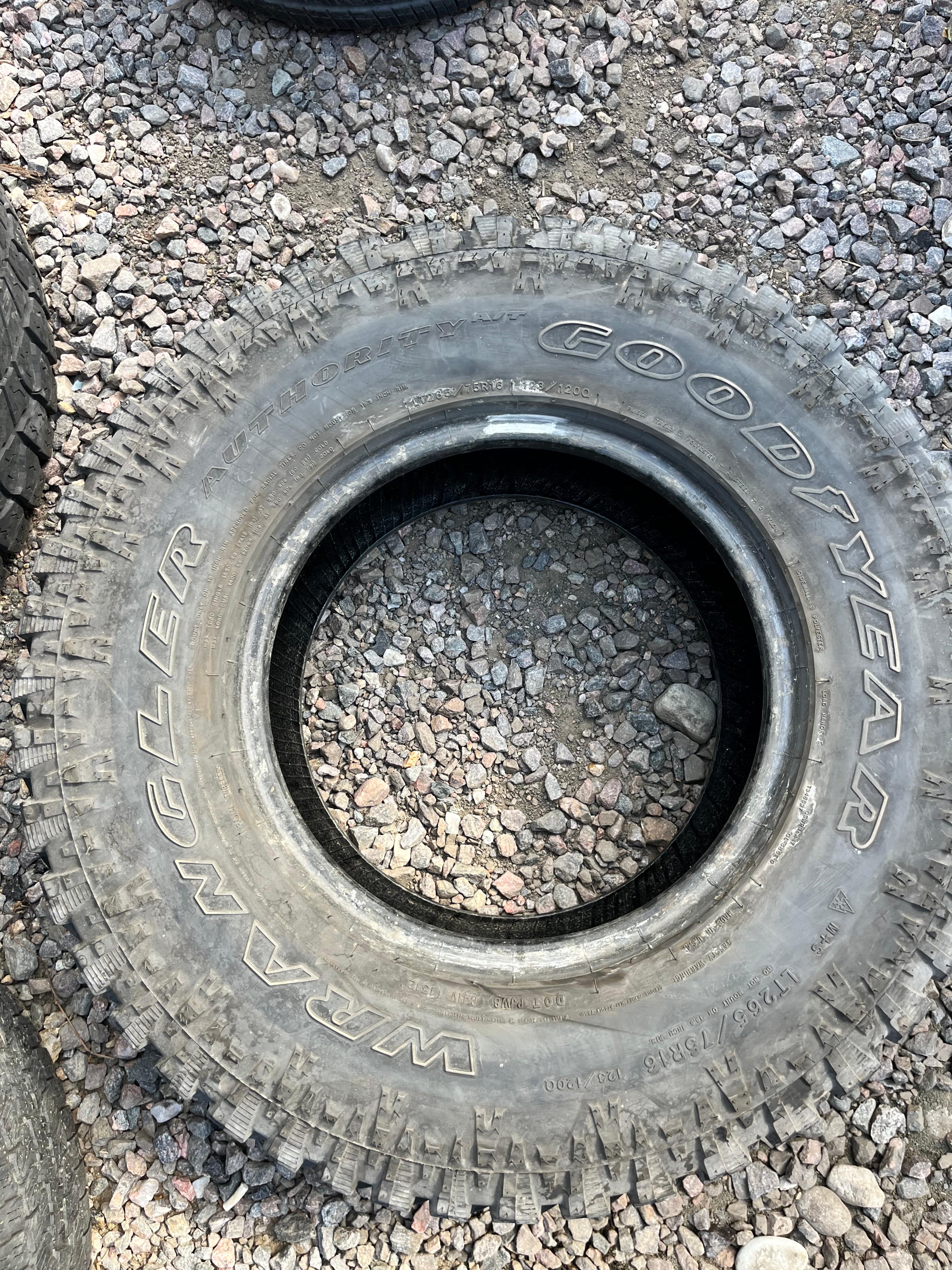 LT265/75R16 Single (1 Used Tire) Goodyear Wrangler (Authority)